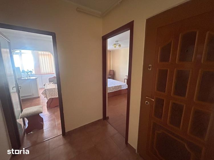 Apartament cu 3 camere decomandat în Exterior Vest