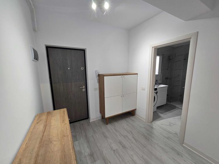 Garsonieră decomandată în Central