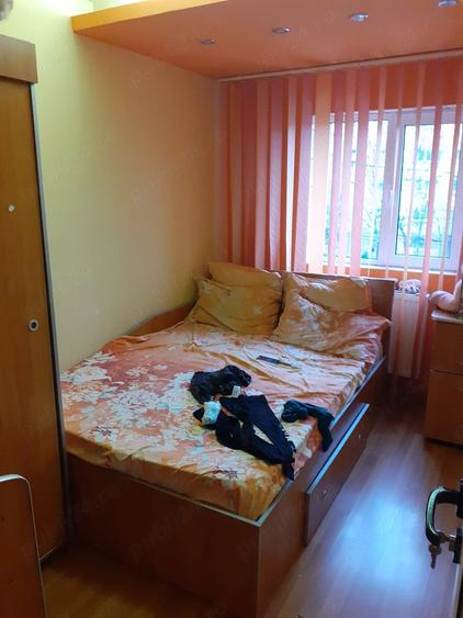 Apartament cu 3 camere decomandat în Mihai Bravu
