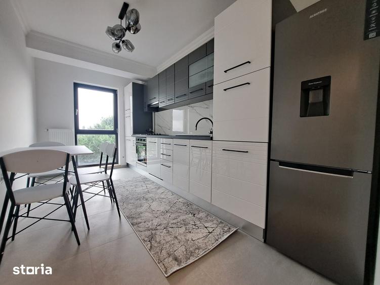 Apartament cu 3 camere decomandat în Energia