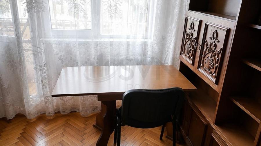 Apartament cu 4 camere decomandat în Central