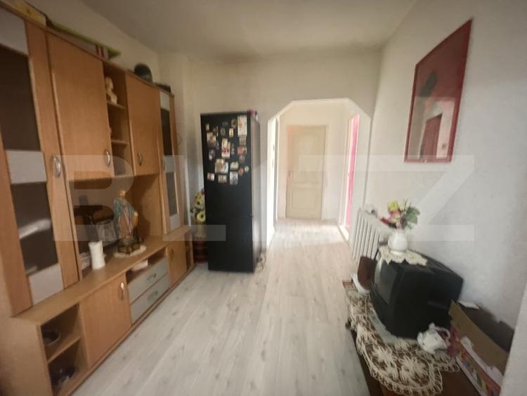 Apartament cu 3 camere decomandat, mobilat în Central