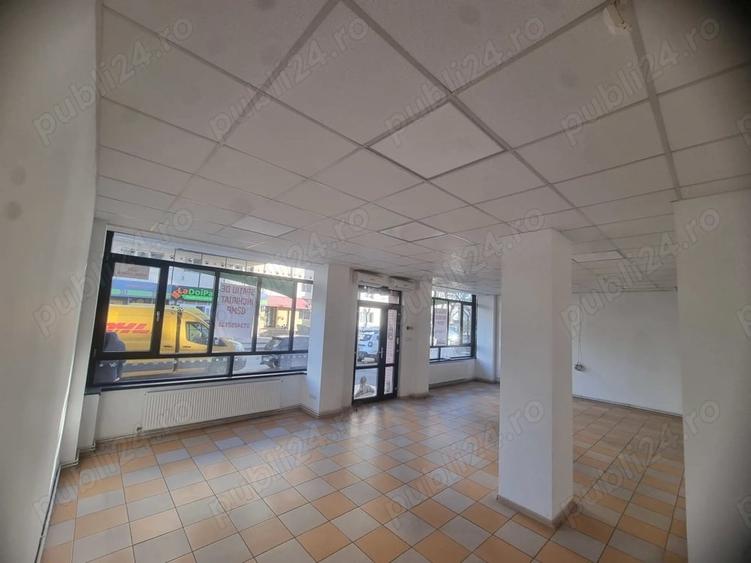 Spațiu comercial, de 82 mp, în Micro 12