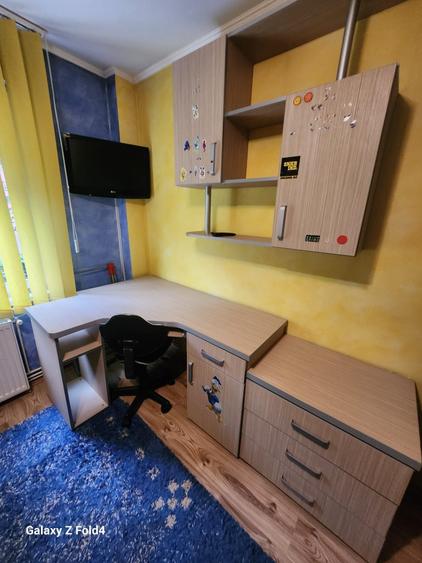 Apartament cu 3 camere decomandat în Tudor