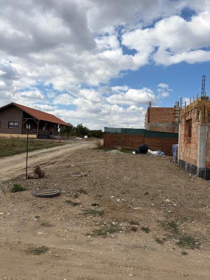 Casă individuală cu 4 camere cu Canalizare în Tărlungeni