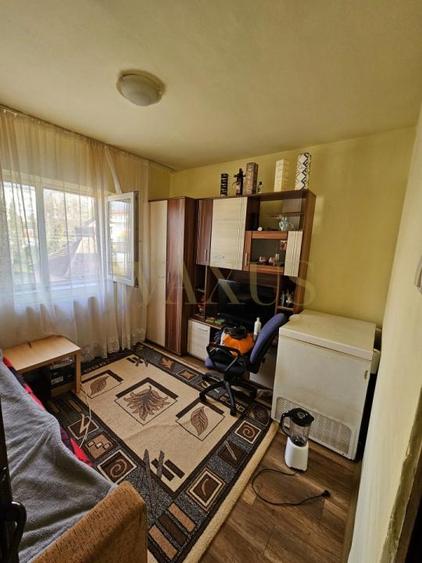 Apartament cu 4 camere decomandat, mobilat în Sud