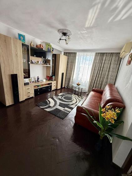 Apartament cu 3 camere în Trivale