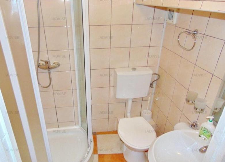 Spațiu comercial, de 450 mp, în Schei