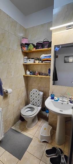 Apartament cu 3 camere decomandat, mobilat în Central