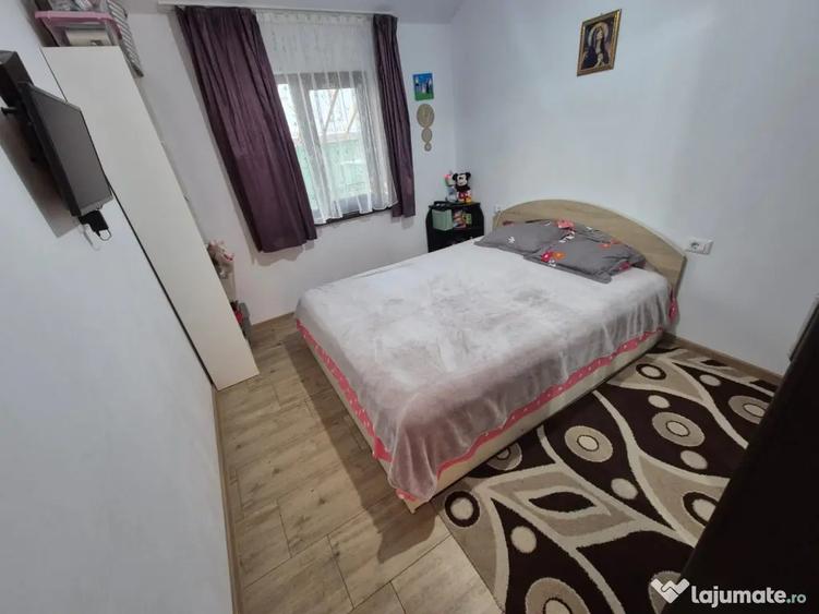 Casă cu 7 camere cu Teren 820 Mp în Vulcan