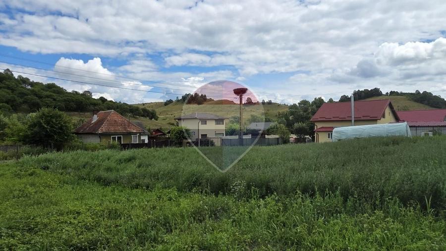 Casă individuală cu 2 camere cu Teren 2800 Mp în Elciu