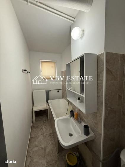 Garsonieră decomandată în Central
