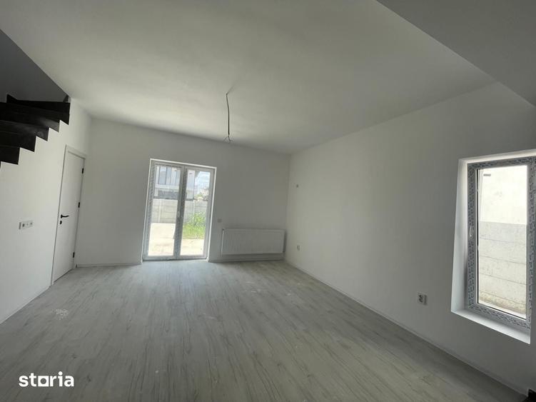 Casă cu 3 camere cu Teren 250 Mp în Central