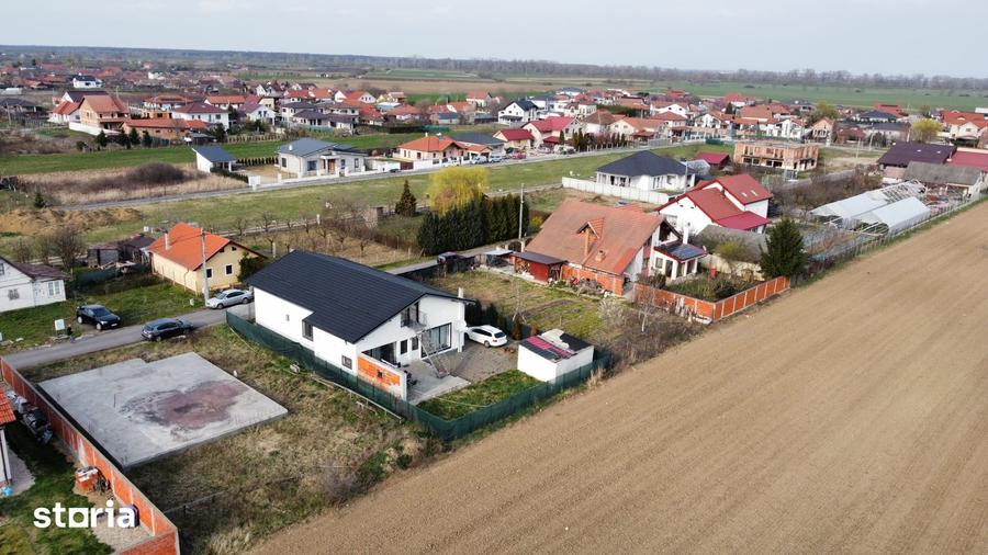Casă cu 5 camere cu Teren 544 Mp în Central