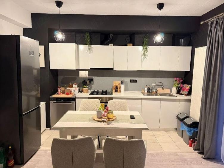 Apartament cu 2 camere decomandat, mobilat în Torontalului