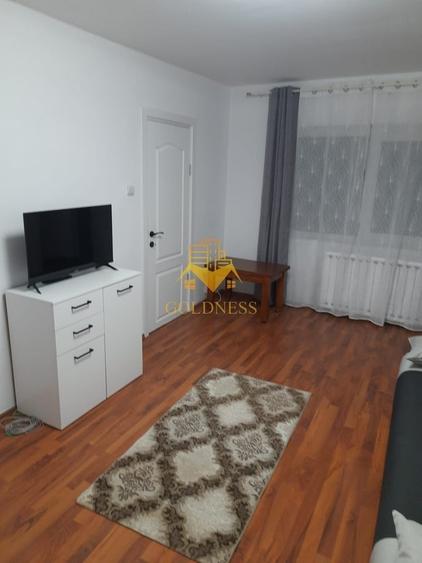 Garsonieră decomandată în Central