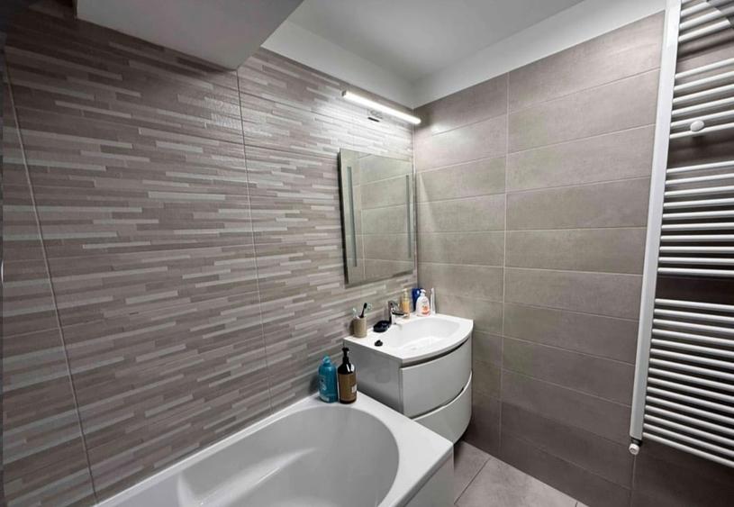 Apartament cu 4 camere nedecomandat în Drumul Taberei