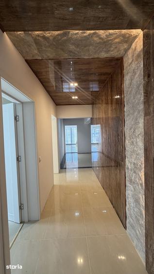 Apartament cu 5 camere în Sud