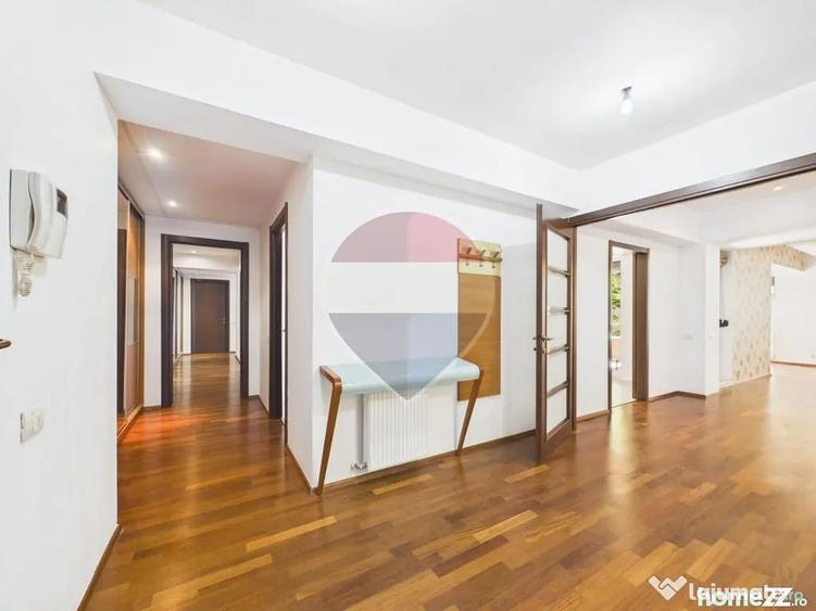 Apartament cu 3 camere decomandat în Nordului