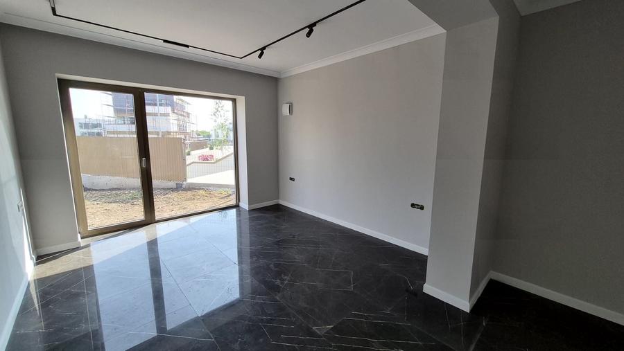 Apartament cu 3 camere decomandat, mobilat în Băneasa