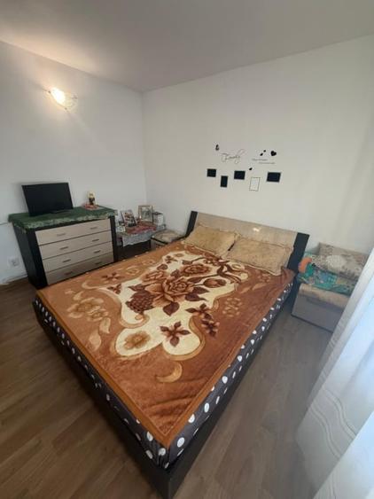 Apartament cu 2 camere semidecomandat, mobilat în Craiovița Nouă