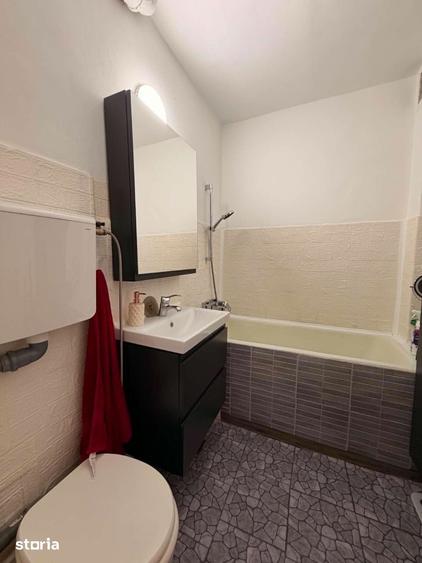 Apartament cu 2 camere semidecomandat în Aleea Carpați