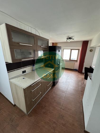 DE ÎNCHIRIAT | APARTAMENT 4 CAMERE – ZONA PRIMĂRIEI, ROMAN - 3