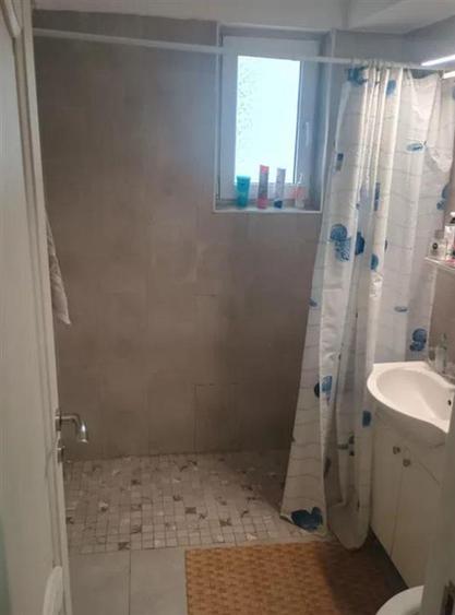 Apartament cu 2 camere semidecomandat în Podu Roș