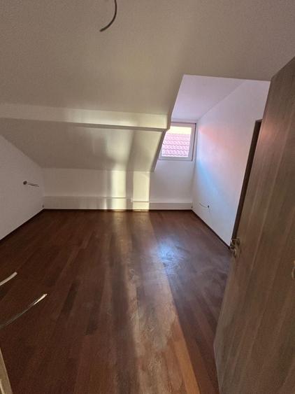 Apartament cu 4 camere decomandat în Decebal