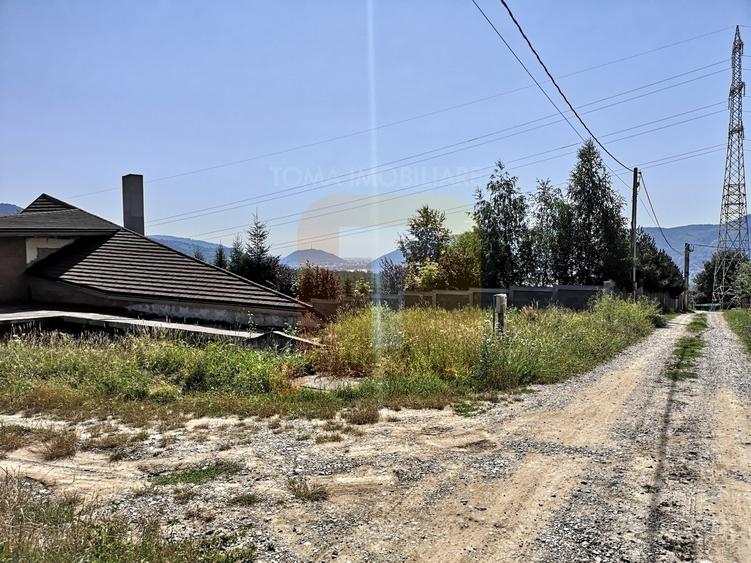 Casă individuală cu 6 camere cu Teren 800 Mp în Alexandru cel Bun