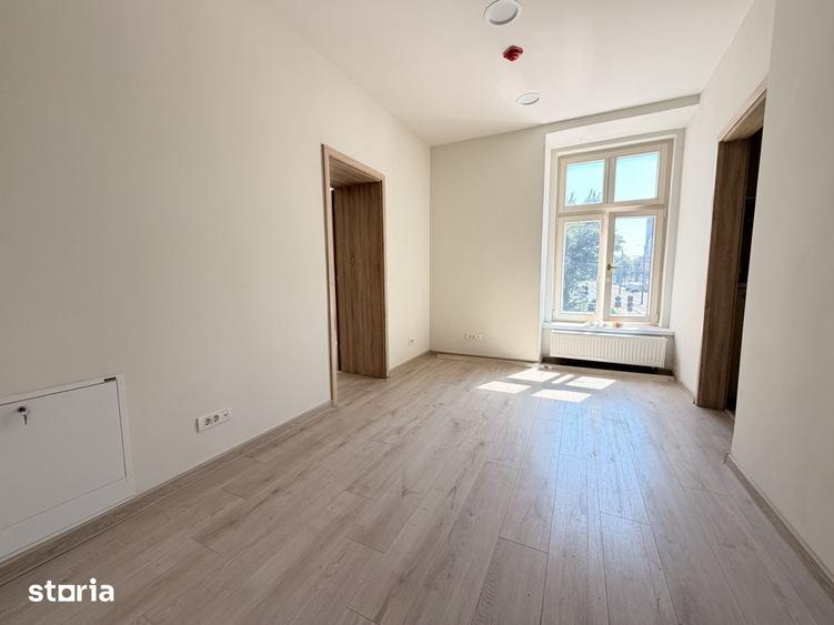 Spațiu comercial, de 37 mp, în P-ța Unirii