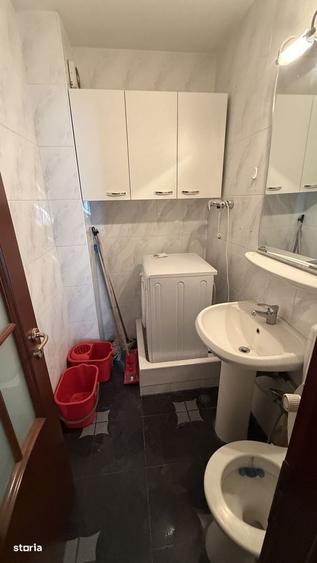 Apartament cu 4 camere în Calea Călărașilor