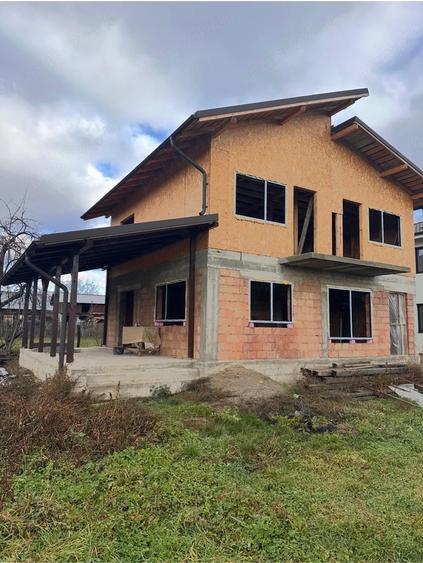 Casă cu Teren 790 Mp în Brebu