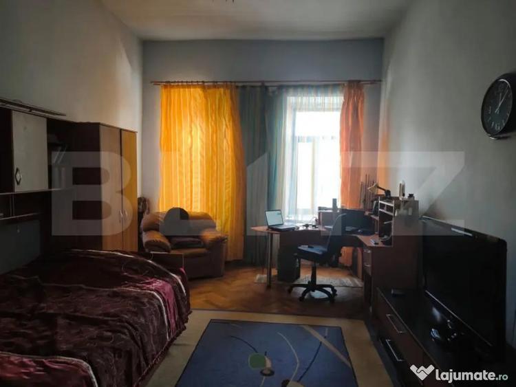 Casă cu 5 camere cu Teren 585 Mp în George Enescu
