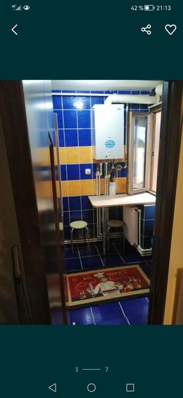 Apartament cu 3 camere semidecomandat în Debarcader