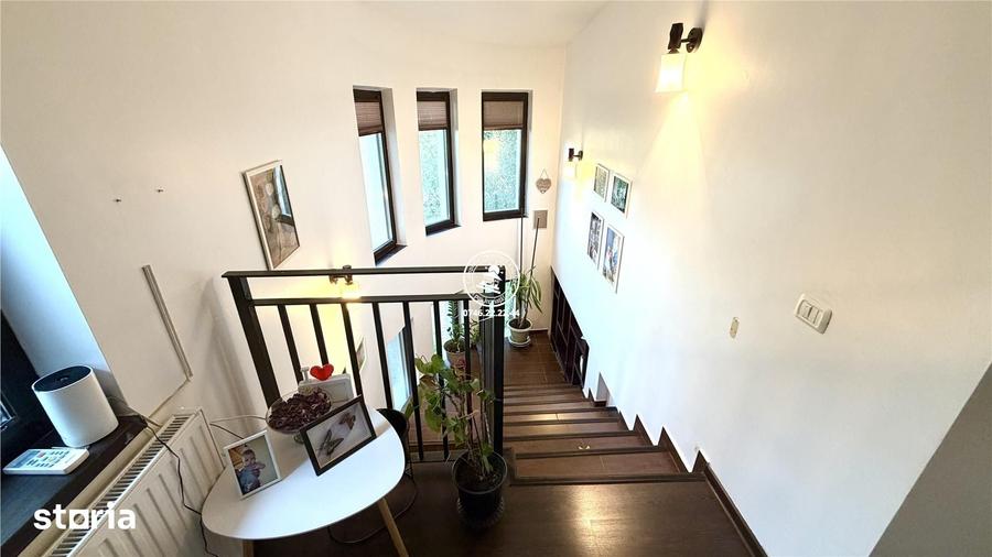 Casă cu 5 camere cu Teren 1000 Mp în Aroneanu