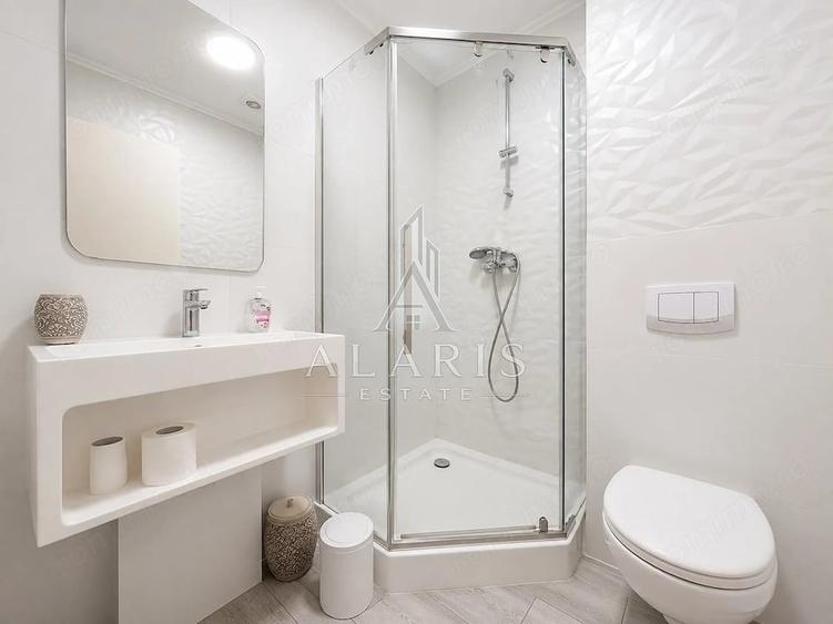 Apartament cu 3 camere semidecomandat în Soarelui