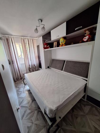 Apartament cu 3 camere semidecomandat în Micro 19