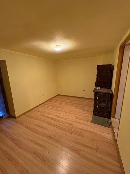 Casă cu 4 camere în Cornești