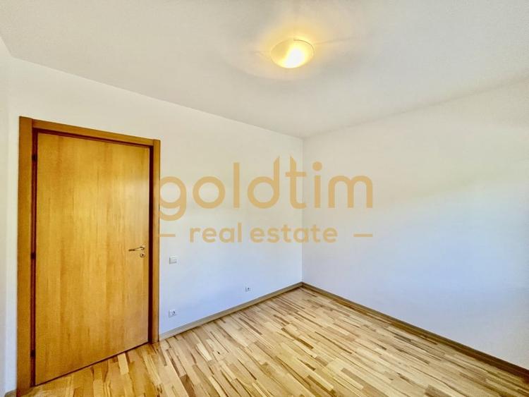 Duplex cu 6 camere cu Piscina în Iancu Nicolae