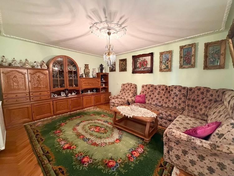 Casă individuală cu 4 camere cu Canalizare în Giarmata