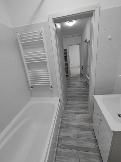 Apartament cu 2 camere decomandat în Runcu