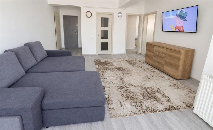 Apartament cu 3 camere decomandat, mobilat în Turnișor