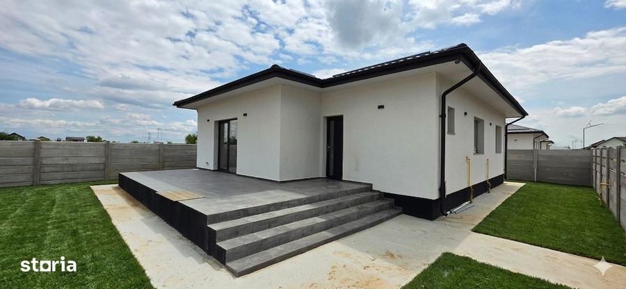 Casă cu 4 camere în Clinceni