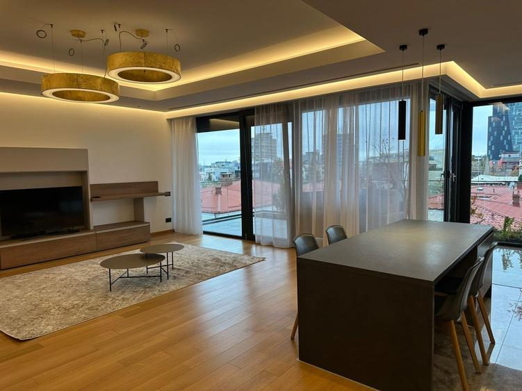Apartament cu 4 camere decomandat, mobilat în Primăverii