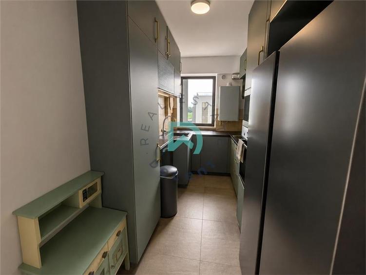 Apartament cu 3 camere decomandat în Triaj