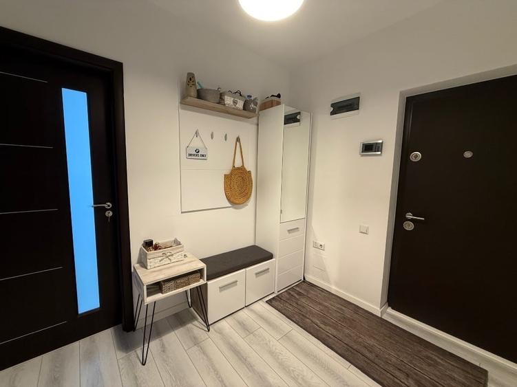 Apartament cu 3 camere decomandat, mobilat în Central