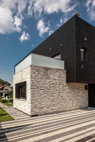 Casă individuală cu 5 camere cu Canalizare în Bunloc