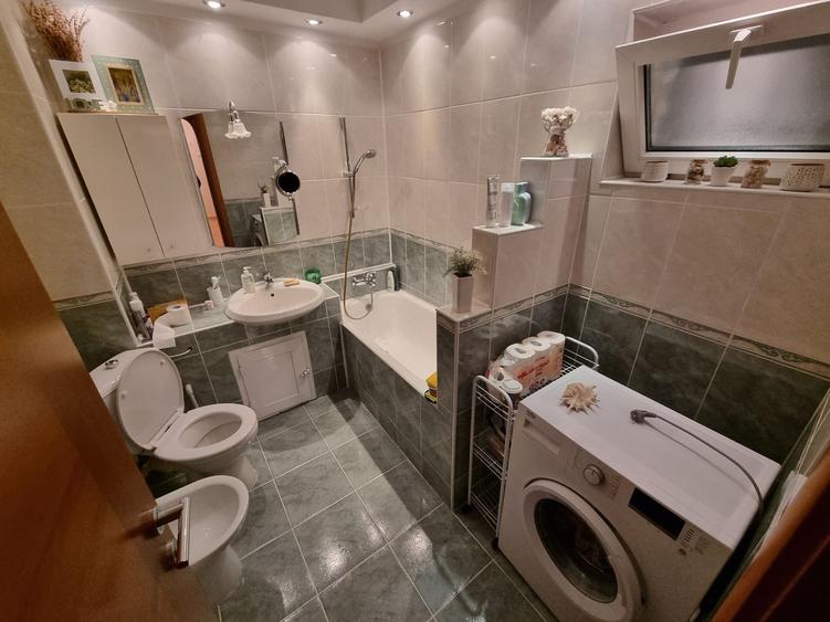 Apartament cu 3 camere decomandat, mobilat în Tomis Nord