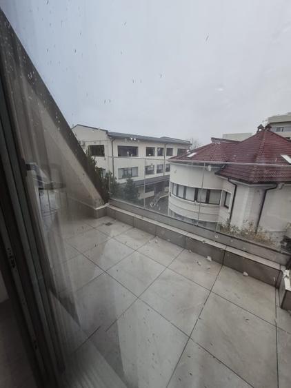Apartament cu 2 camere semidecomandat în Sisești